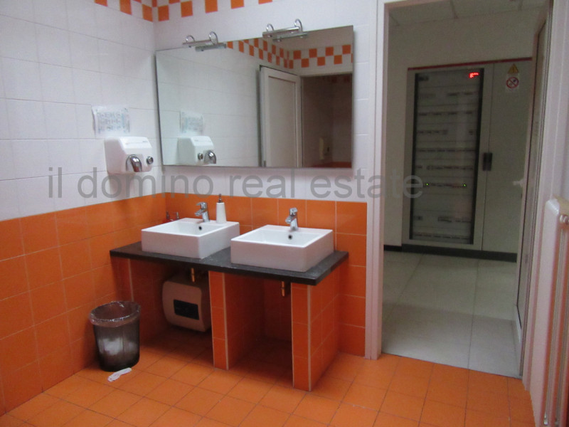 Capannone di recente costruzione anno 2017 in zona industriale a Padova Est, Classe Energetica B,...