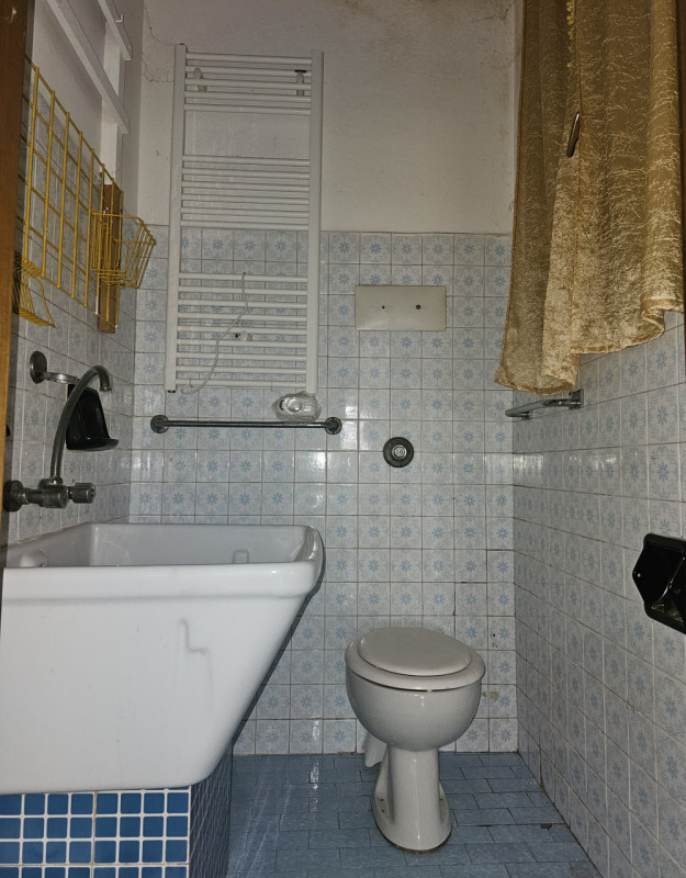 LIM169 - Situato nel centro di Limena, a pochi passi da tutti i principali servizi e comodità, vi...