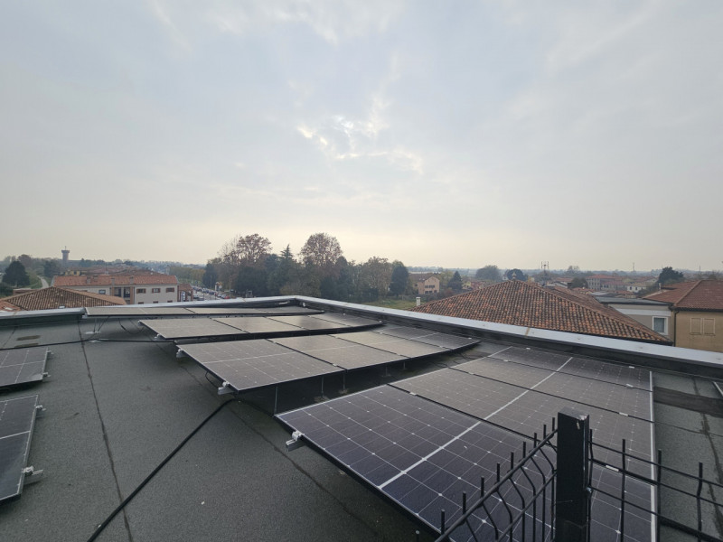 LIM169 - Situato nel centro di Limena, a pochi passi da tutti i principali servizi e comodità, vi...