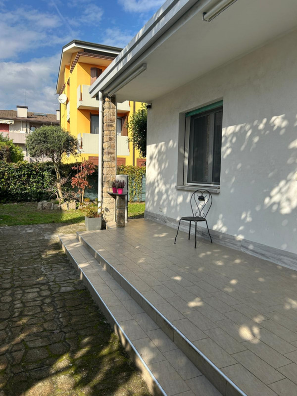 Rif: MT290 - 
Stanchi delle scale? Sogni una casa moderna, efficiente e con vari comfort? Ecco la...