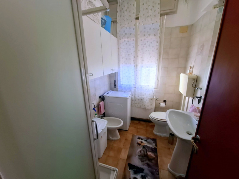 PORZIONE DI BIFAMILIARE – MADONNA PELLEGRINA – ULTIMO PIANO

In zona Madonna Pellegrina/Bassanell...