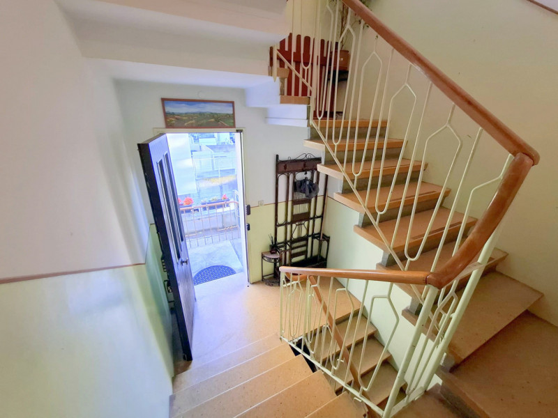 PORZIONE DI BIFAMILIARE – MADONNA PELLEGRINA – ULTIMO PIANO

In zona Madonna Pellegrina/Bassanell...