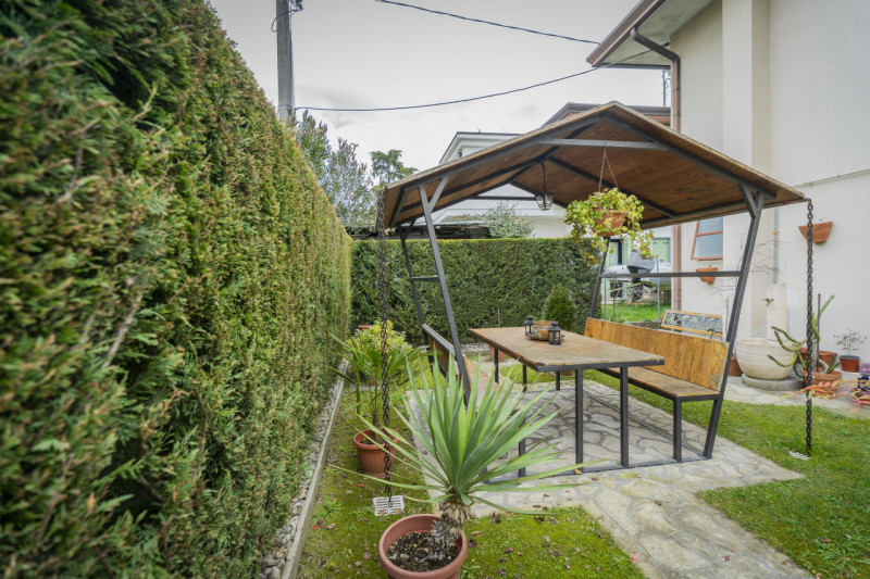 Nel tranquillo quartiere residenziale di Giarre, frazione di Abano Terme, in strada interna a bas...