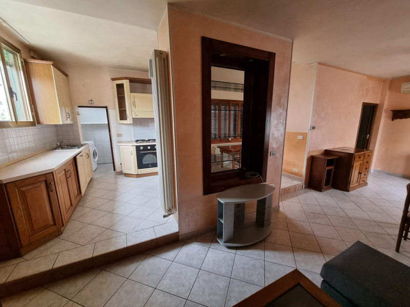 Vo' (PD), Località Vo' di Sotto, proponiamo in Vendita Appartamento interamente sviluppato al Pia...