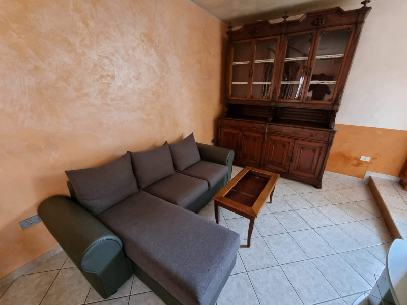 Vo' (PD), Località Vo' di Sotto, proponiamo in Vendita Appartamento interamente sviluppato al Pia...