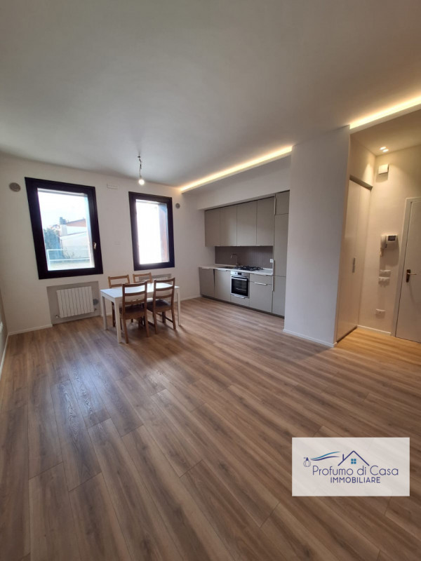 NOVENTA PADOVANA: In posizione strategica e comoda a tutti i principali servizi, proponiamo in af...