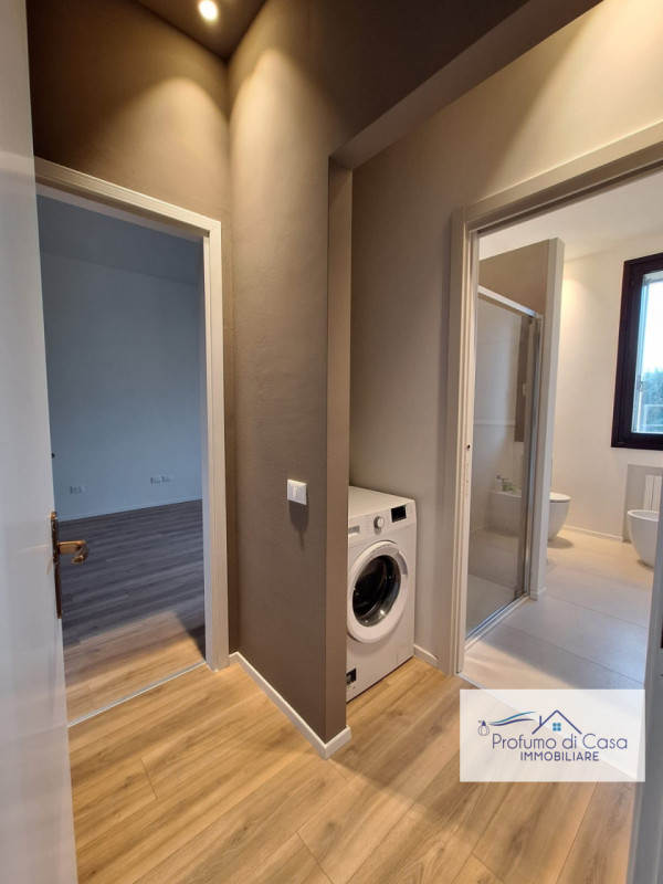 NOVENTA PADOVANA: In posizione strategica e comoda a tutti i principali servizi, proponiamo in af...