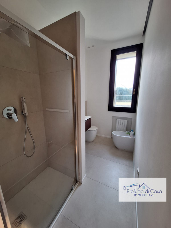 NOVENTA PADOVANA: In posizione strategica e comoda a tutti i principali servizi, proponiamo in af...