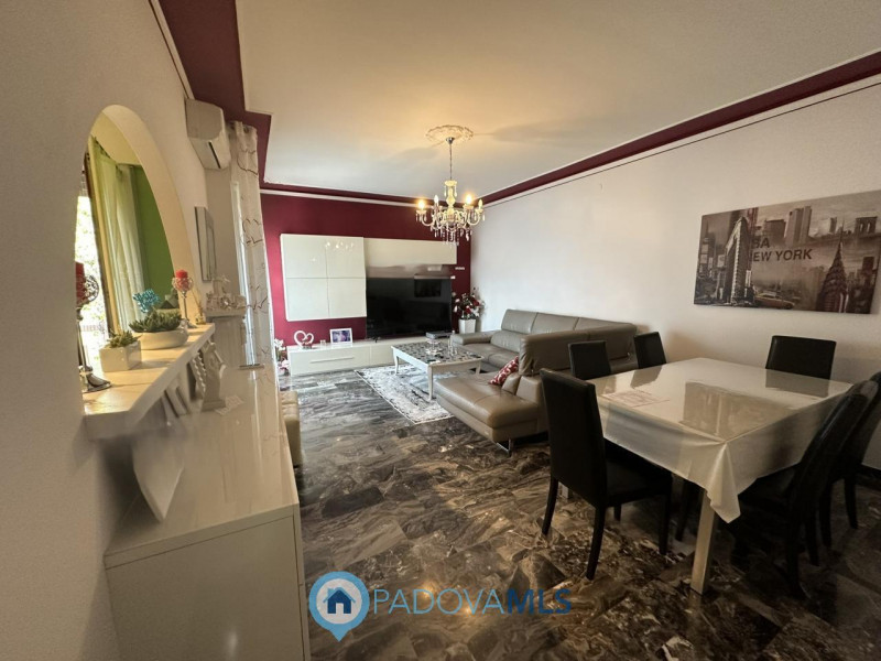 Immobile in esclusiva al Gruppo Padova MLS
Nel cuore del quartiere Pio X° a due minuti dal centro...