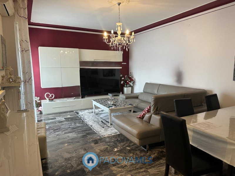 Immobile in esclusiva al Gruppo Padova MLS
Nel cuore del quartiere Pio X° a due minuti dal centro...