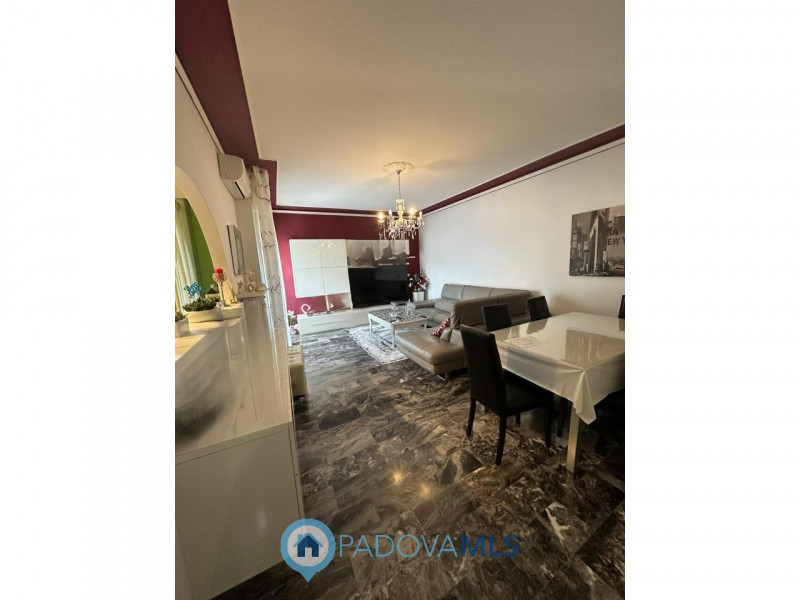 Immobile in esclusiva al Gruppo Padova MLS
Nel cuore del quartiere Pio X° a due minuti dal centro...