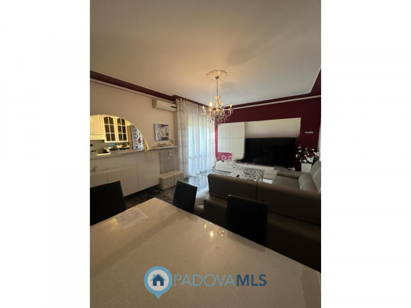 Immobile in esclusiva al Gruppo Padova MLS
Nel cuore del quartiere Pio X° a due minuti dal centro...