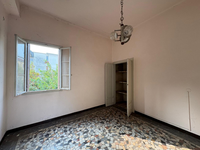 CESSIONE DI NUDA PROPRIETA': IMMOBILE DA RISTRUTTURARE A DUE PASSI DALLA CITTA' - EURO 230.000 - ...