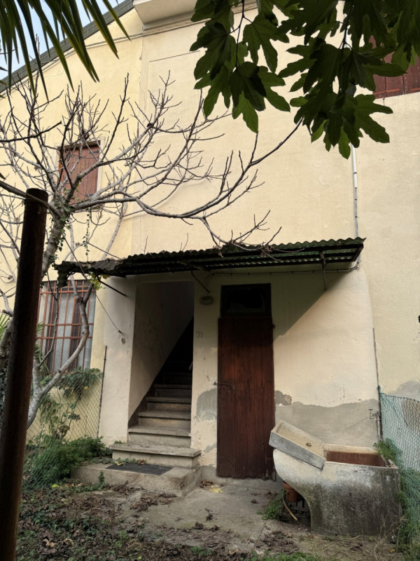 CESSIONE DI NUDA PROPRIETA': IMMOBILE DA RISTRUTTURARE A DUE PASSI DALLA CITTA' - EURO 230.000 - ...