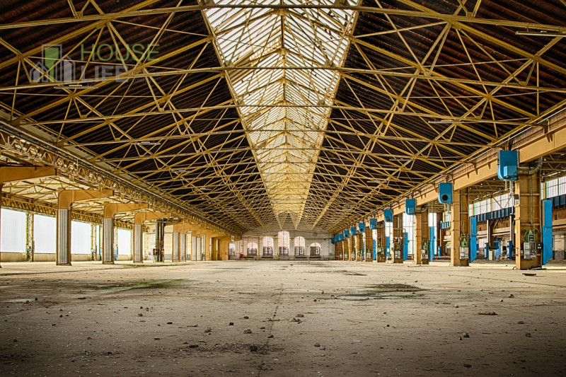 THIENE z.i.: in zona strategica a 1,5 km dal casello autostradale di Thiene e alla nuova Superstr...