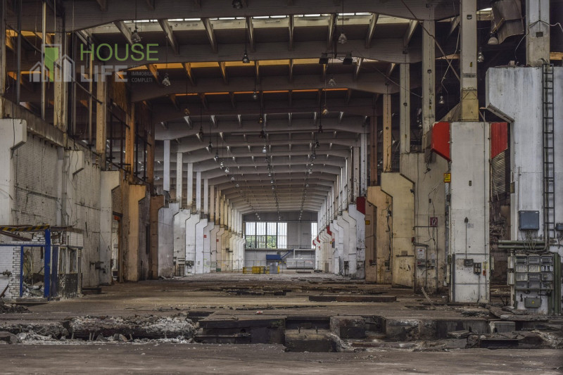 THIENE z.i.: in zona strategica a 1,5 km dal casello autostradale di Thiene e alla nuova Superstr...