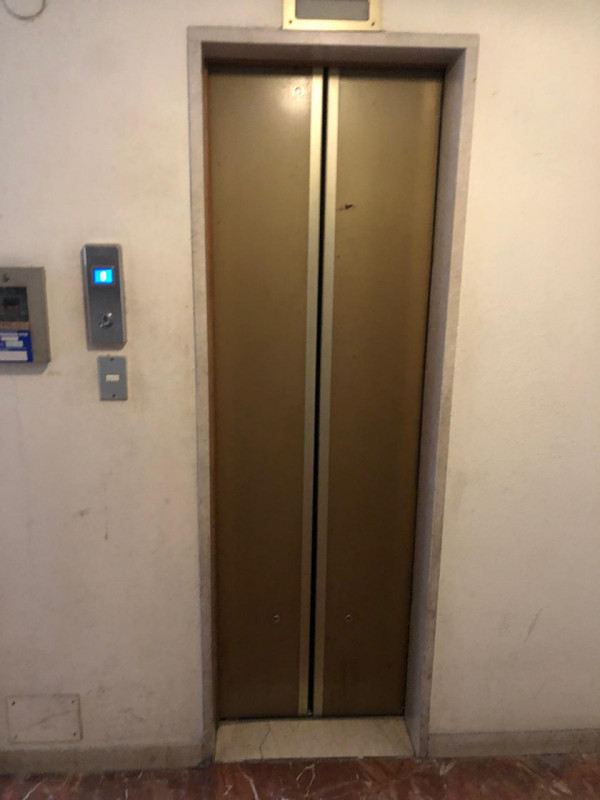 Sacra Famiglia affittasi a studenti/specializzandi referenziati signorile appartamento piano inte...