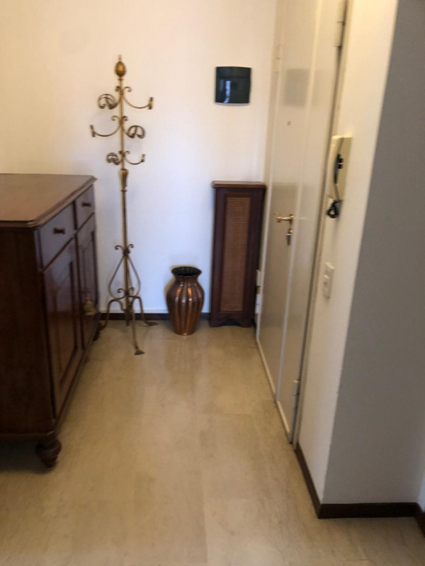 Sacra Famiglia affittasi a studenti/specializzandi referenziati signorile appartamento piano inte...