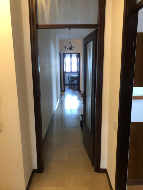 Sacra Famiglia affittasi a studenti/specializzandi referenziati signorile appartamento piano inte...