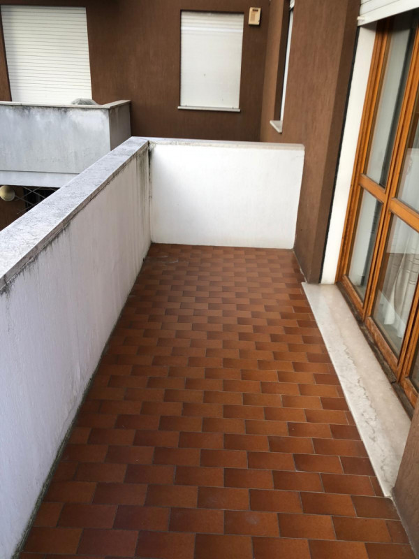 Sacra Famiglia affittasi a studenti/specializzandi referenziati signorile appartamento piano inte...