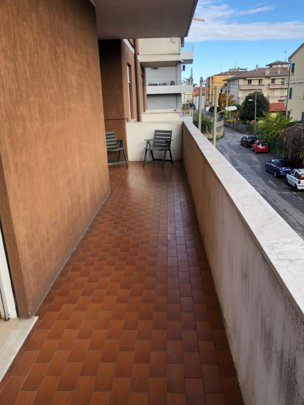 Sacra Famiglia affittasi a studenti/specializzandi referenziati signorile appartamento piano inte...