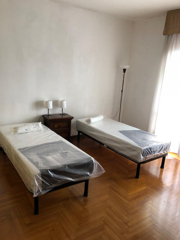 Sacra Famiglia affittasi a studenti/specializzandi referenziati signorile appartamento piano inte...