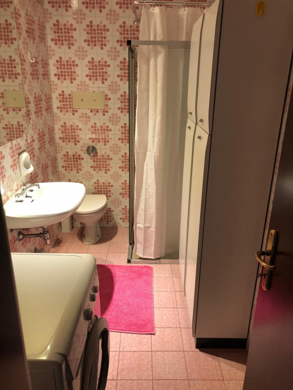 Sacra Famiglia affittasi a studenti/specializzandi referenziati signorile appartamento piano inte...