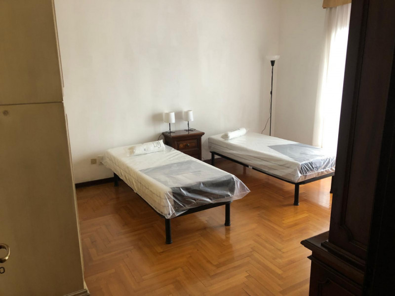 Sacra Famiglia affittasi a studenti/specializzandi referenziati signorile appartamento piano inte...