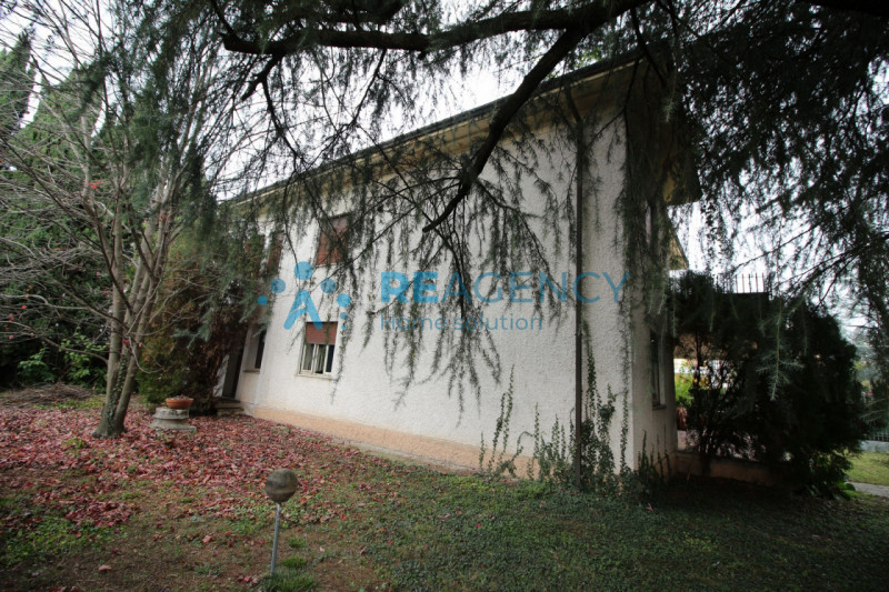 Thiene - zona centro - DA RISTRUTTURARE

Stai cercando una prestigiosa abitazione in zona central...