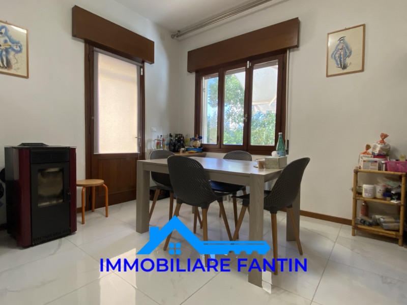 Rif RV7 Immobiliare Fantin, propone nel cuore del quartiere di San Zeno, villa singola completame...