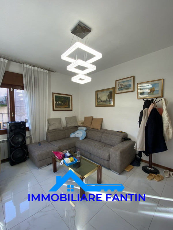 Rif RV7 Immobiliare Fantin, propone nel cuore del quartiere di San Zeno, villa singola completame...