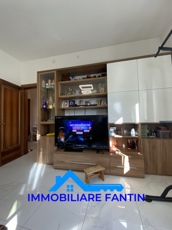 Rif RV7 Immobiliare Fantin, propone nel cuore del quartiere di San Zeno, villa singola completame...