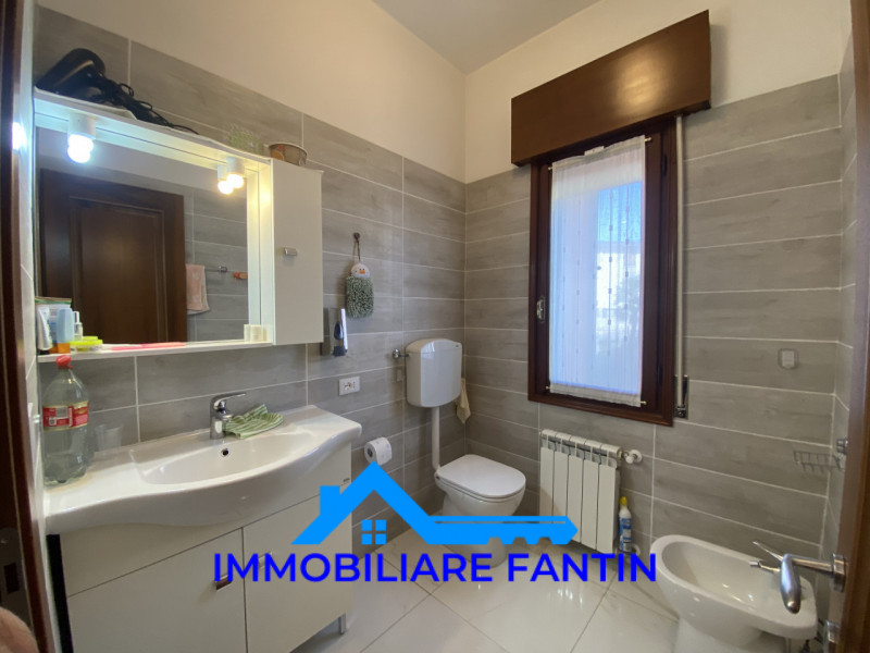 Rif RV7 Immobiliare Fantin, propone nel cuore del quartiere di San Zeno, villa singola completame...