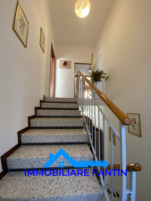 Rif RV7 Immobiliare Fantin, propone nel cuore del quartiere di San Zeno, villa singola completame...