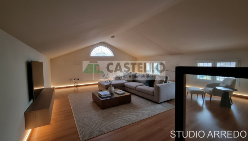 CASA SINGOLA DI PREGIO ACCOSTATA DA UN LATO, FINITURE ECCELLENTI IN ZONA SAN CARLO / ARCELLA

In ...