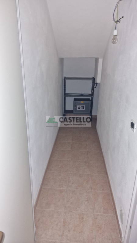 CASA SINGOLA DI PREGIO ACCOSTATA DA UN LATO, FINITURE ECCELLENTI IN ZONA SAN CARLO / ARCELLA

In ...