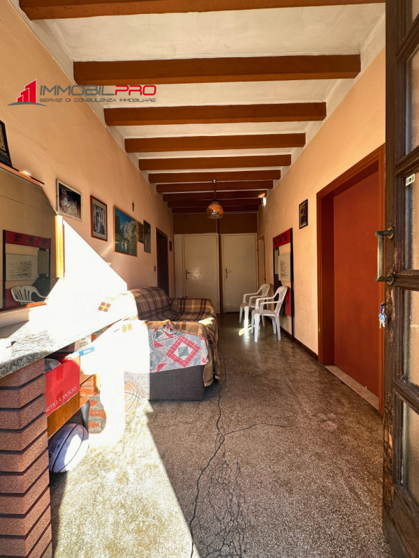 Un’antica dimora dal fascino autentico, immersa nel silenzio e nella natura.
Questa proprietà è c...