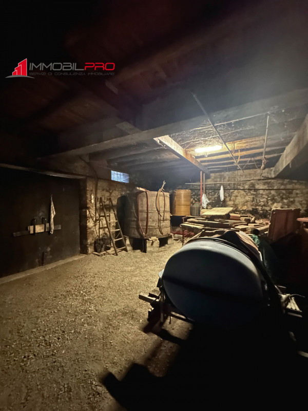 Un’antica dimora dal fascino autentico, immersa nel silenzio e nella natura.
Questa proprietà è c...