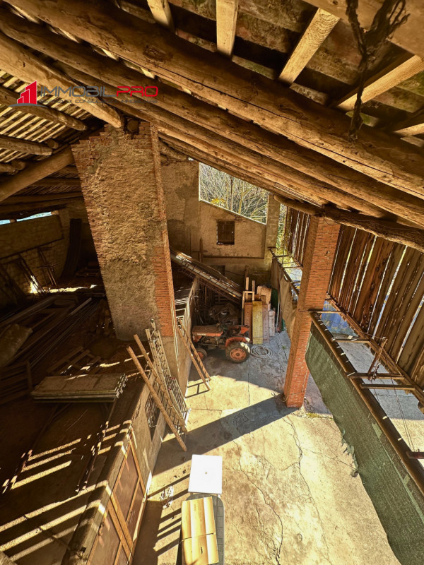 Un’antica dimora dal fascino autentico, immersa nel silenzio e nella natura.
Questa proprietà è c...