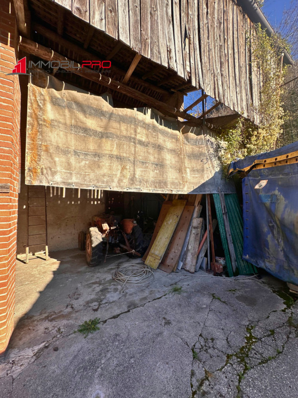 Un’antica dimora dal fascino autentico, immersa nel silenzio e nella natura.
Questa proprietà è c...