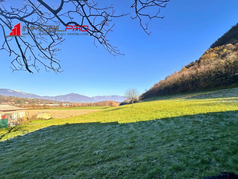 Un’antica dimora dal fascino autentico, immersa nel silenzio e nella natura.
Questa proprietà è c...