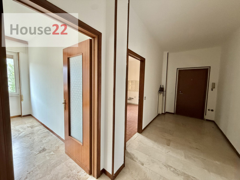 QUARTIERE PRIMO MAGGIO (Brescia). VENDITA IN ESCLUSIVA. In zona residenziale tranquilla come a tu...