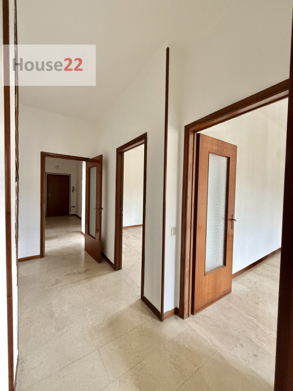 QUARTIERE PRIMO MAGGIO (Brescia). VENDITA IN ESCLUSIVA. In zona residenziale tranquilla come a tu...