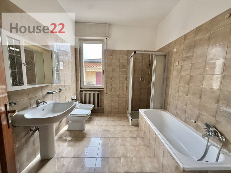 QUARTIERE PRIMO MAGGIO (Brescia). VENDITA IN ESCLUSIVA. In zona residenziale tranquilla come a tu...