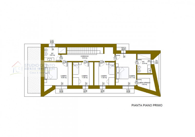 Immerso nel verde in una zona di campagna, ma ben collegato alla citta e facilmente accessibile c...