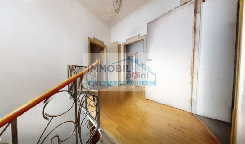 A Padova, in località Brusegana, a pochi minuti dal centro storico, proponiamo in vendita una spl...