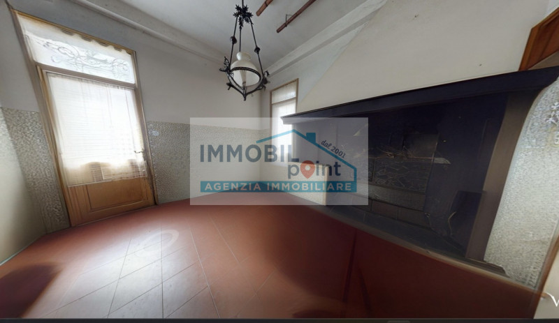 A Padova, in località Brusegana, a pochi minuti dal centro storico, proponiamo in vendita una spl...