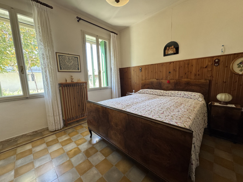 In località Almisano porzione di bifamiliare disposta su unico piano e composta da soggiorno, cuc...