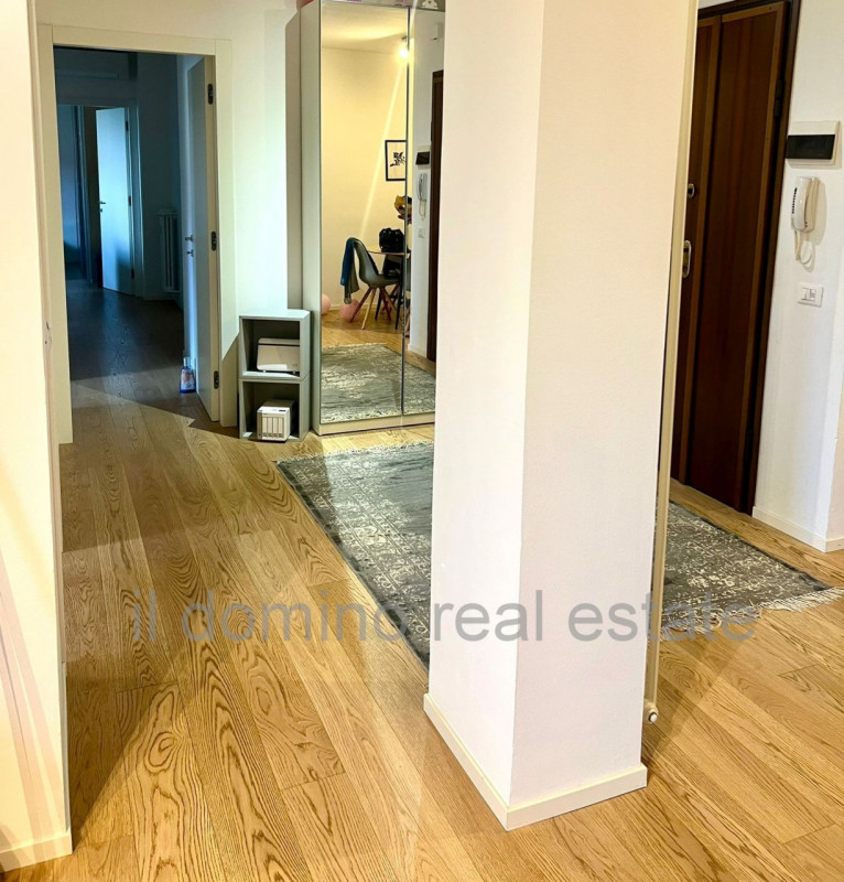 In zona San Giuseppe, nelle vicinanze di Via Peschiera, appartamento completamente ristrutturato ...