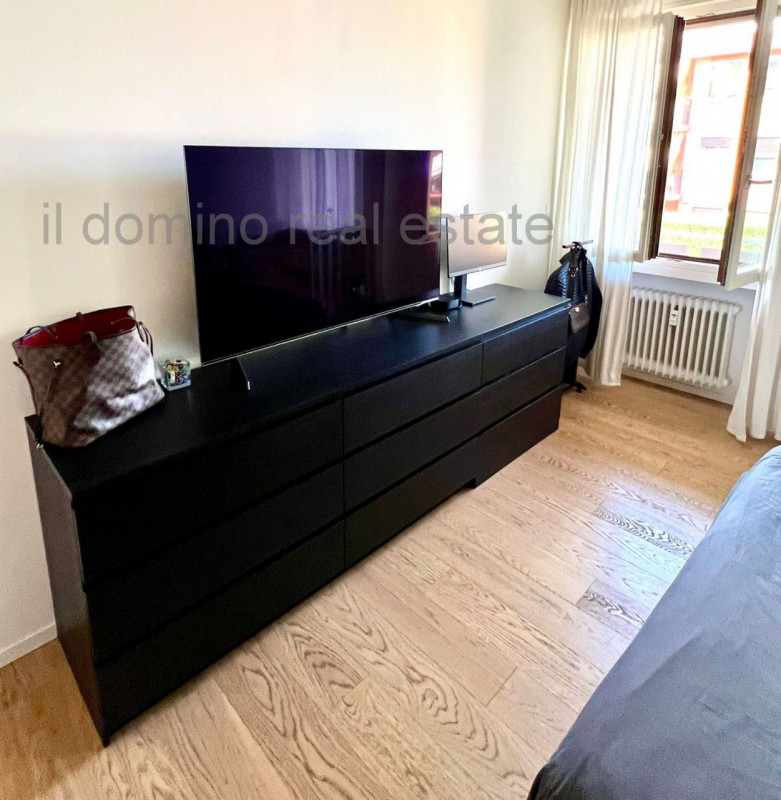 In zona San Giuseppe, nelle vicinanze di Via Peschiera, appartamento completamente ristrutturato ...